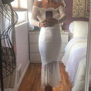 💰SOLD💰Gorgeous white Lace dress!